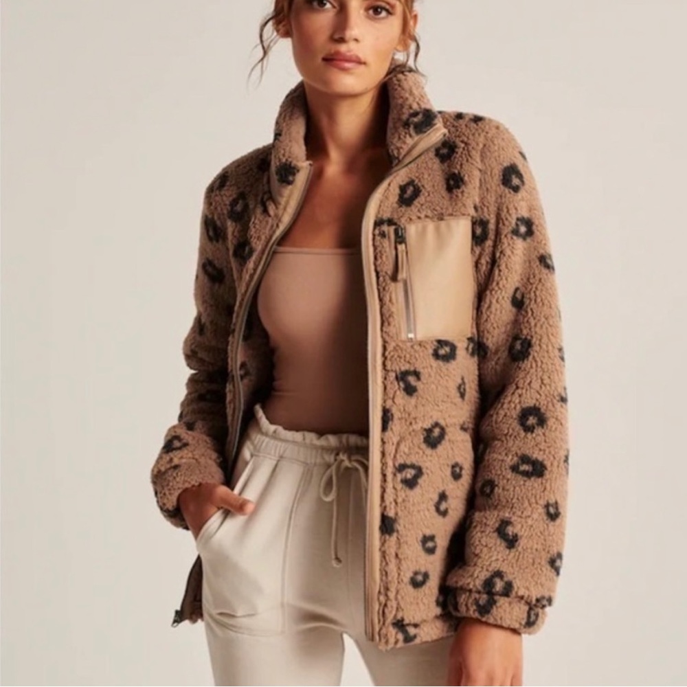 Abercrombie Large leopard sherpa fleece jacket